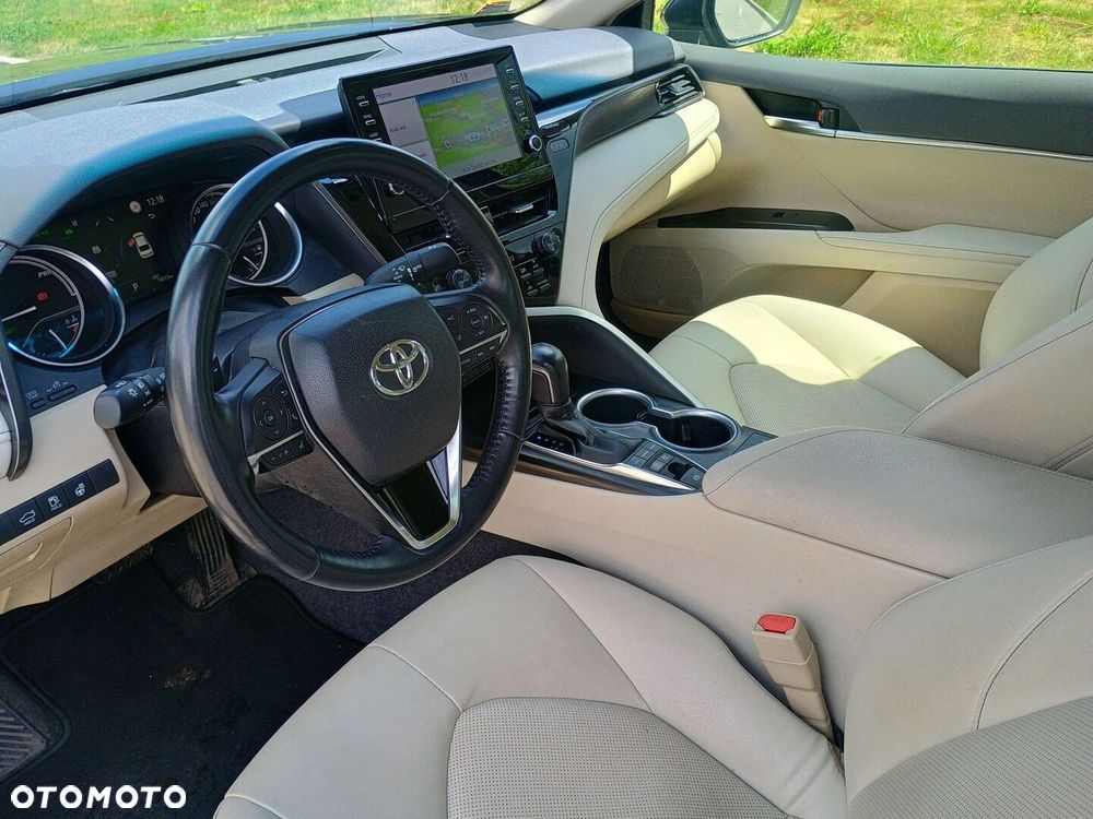Toyota Camry 2.5 Hybrid Executive CVT - 17
