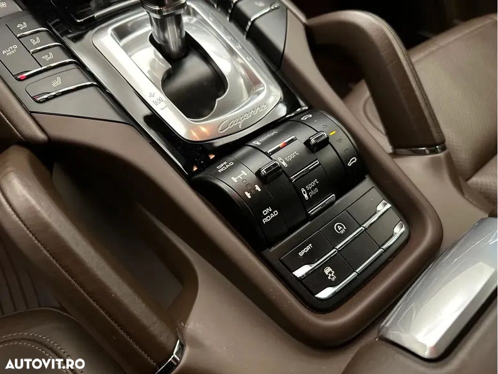 Porsche Cayenne 3.0 L - 13