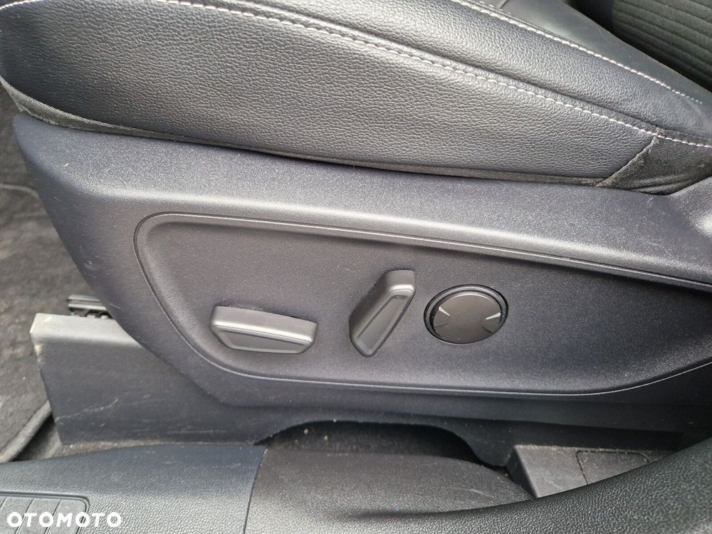 Ford Kuga - 35