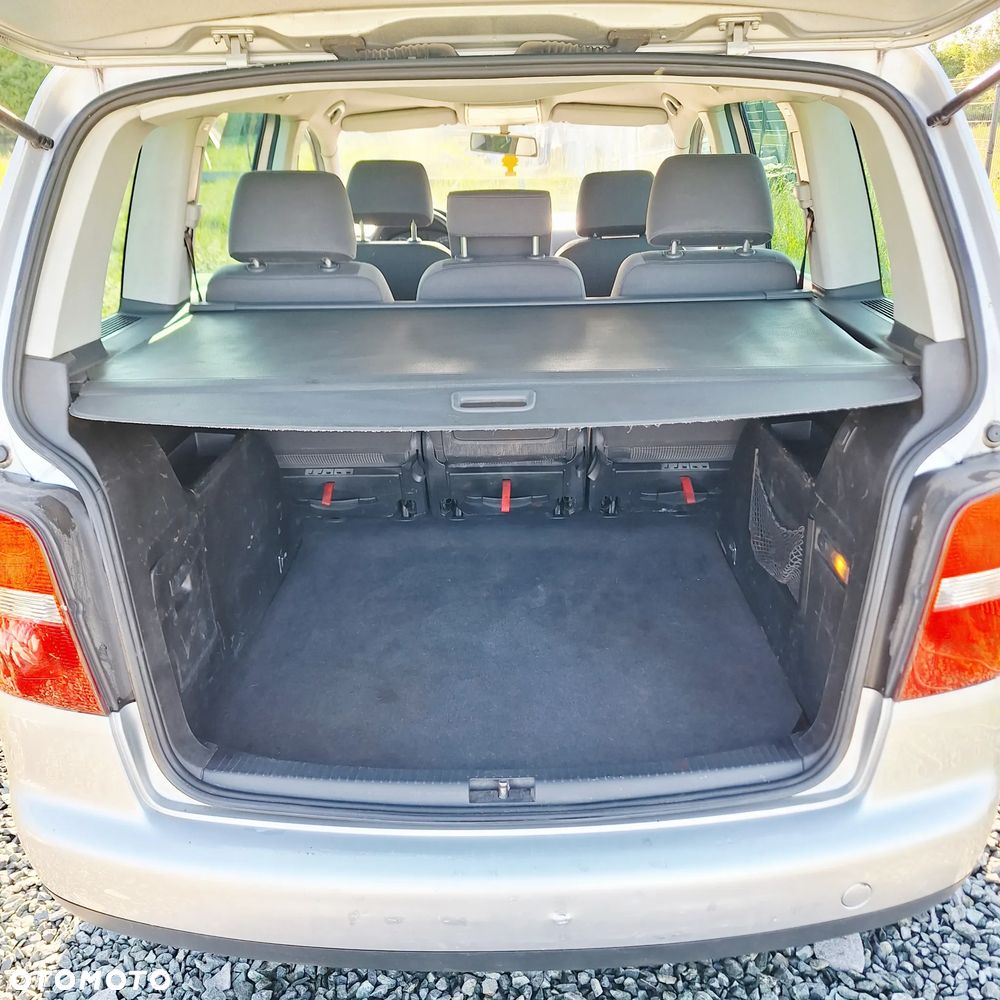 Volkswagen Touran 2.0 TDI Trendline - 9