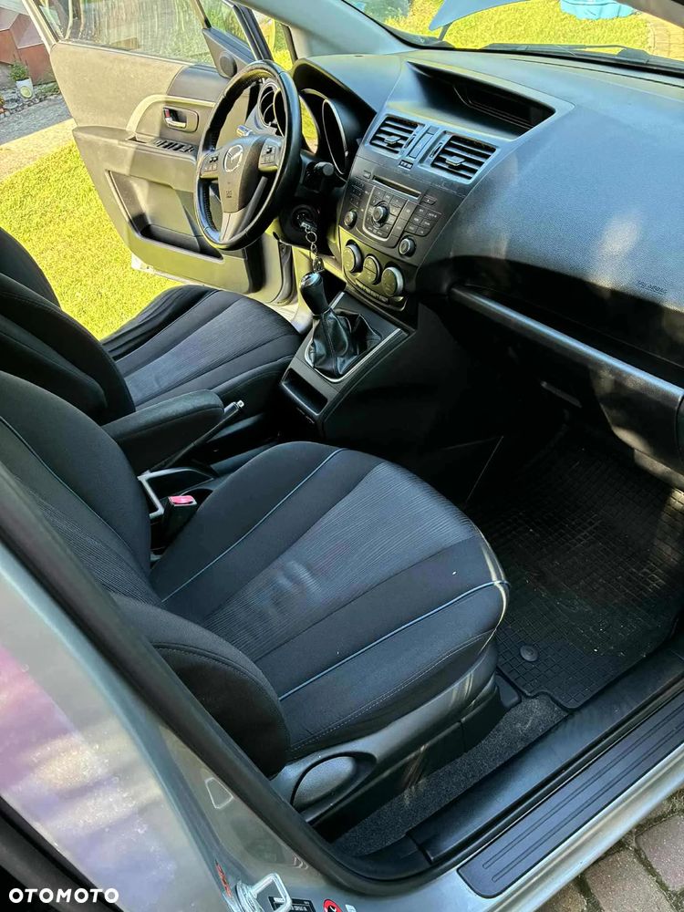 Mazda 5 - 8