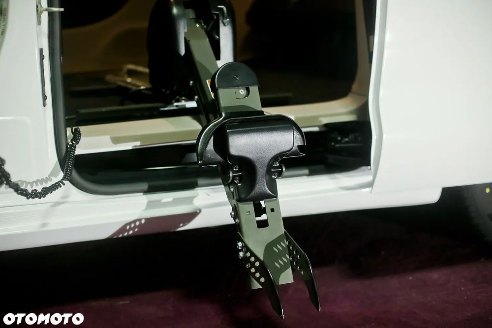 Chrysler Pacifica - 12