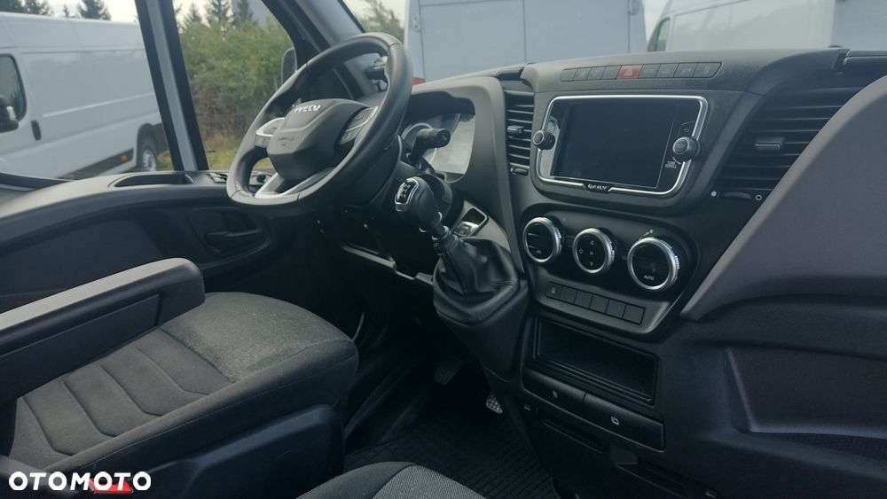 Iveco DAILY 50C18 izoterma 8EP winda 1000kg ASO serwis Agregat Carrier - 18