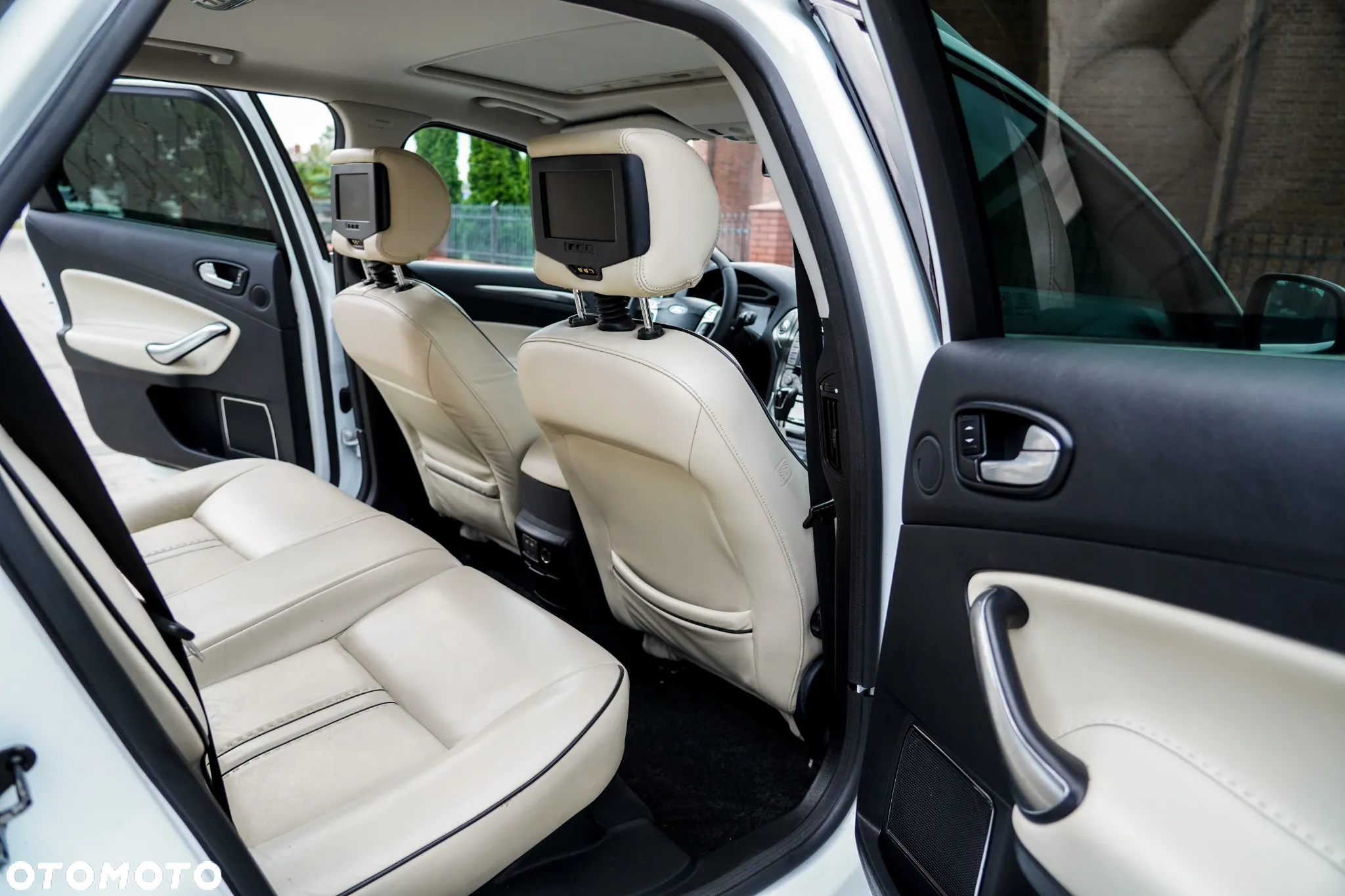 Ford Mondeo - 23