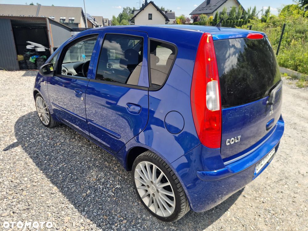 Mitsubishi Colt - 40