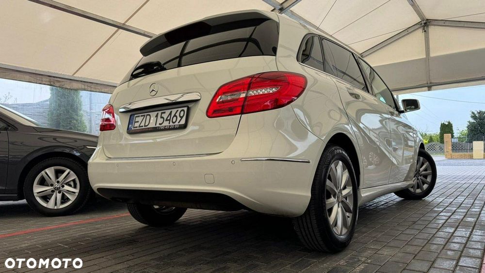 Mercedes-Benz Klasa B 180 BlueEFFICIENCY Edition 1 - 19