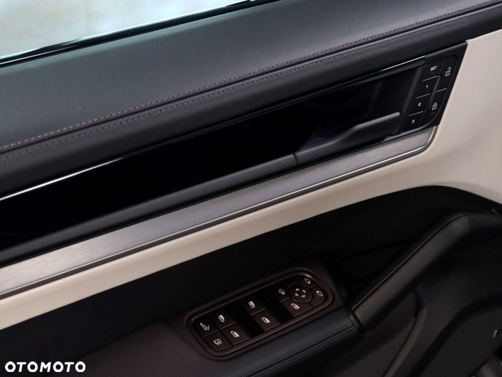 Porsche Cayenne E-Hybrid PHEV - 23