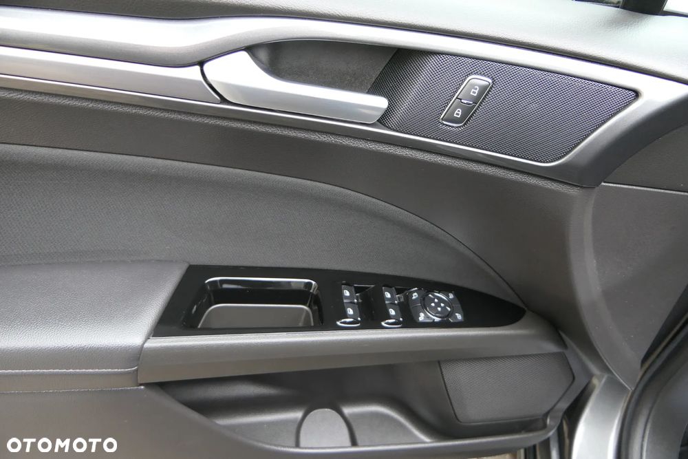 Ford Mondeo 2.0 Hybrid Trend - 30