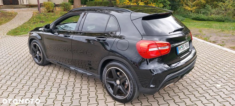 Mercedes-Benz GLA 180 7G-DCT AMG Line - 4