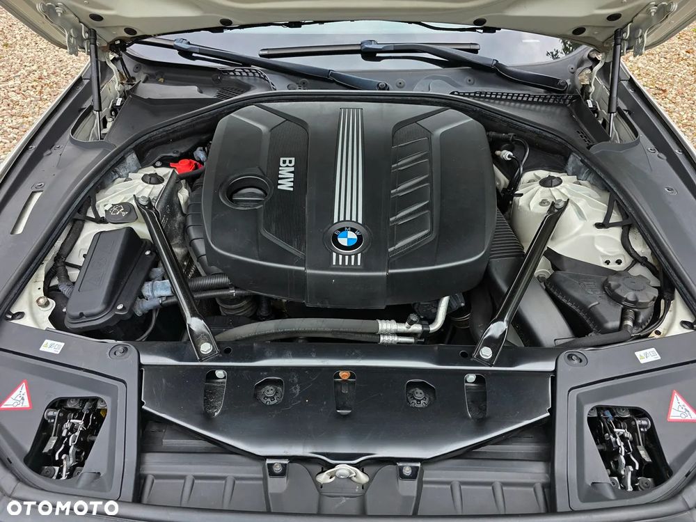 BMW Seria 5 520d - 38