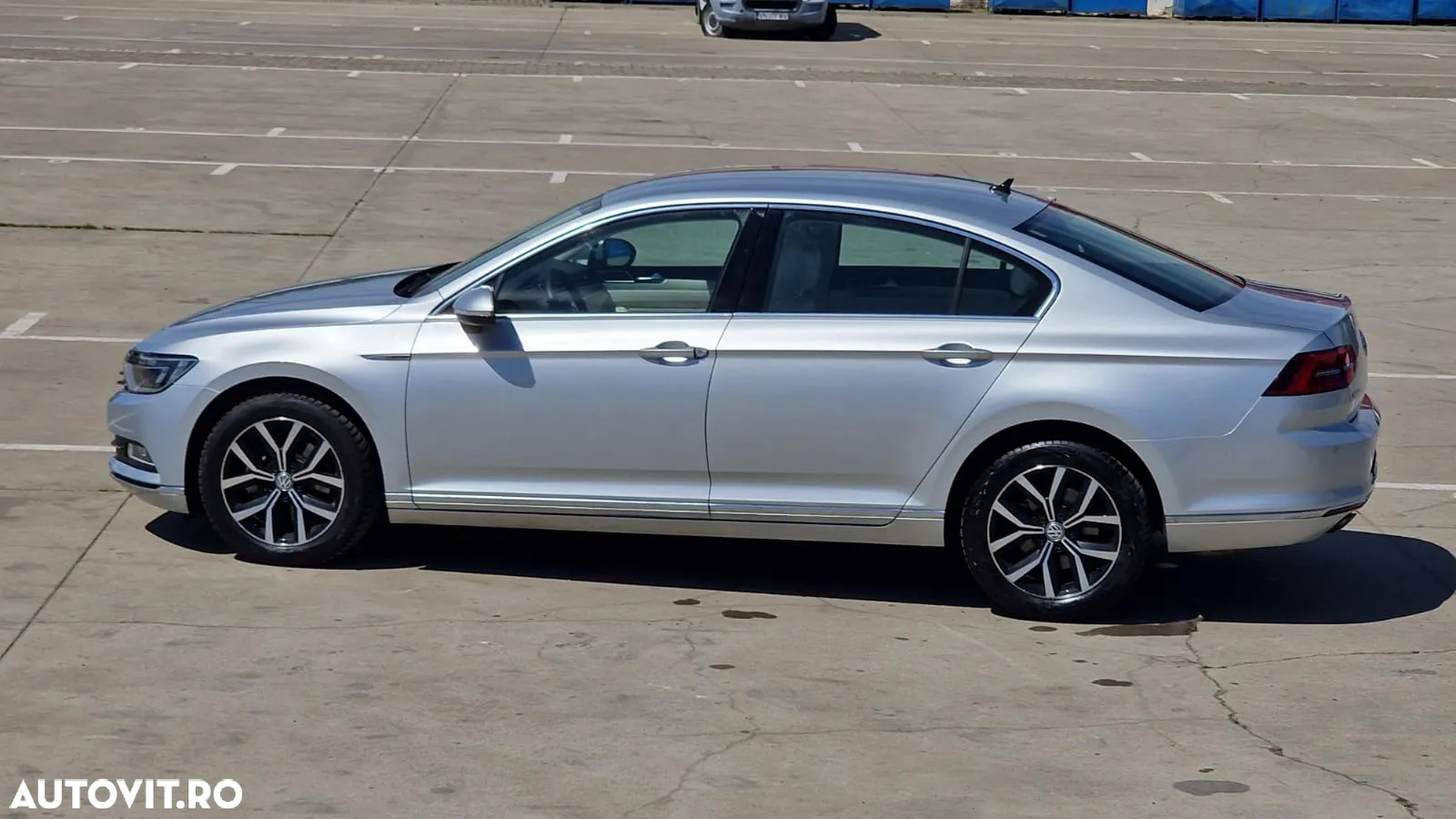 Volkswagen Passat Variant 2.0 TDI DSG 4Motion Highline - 25