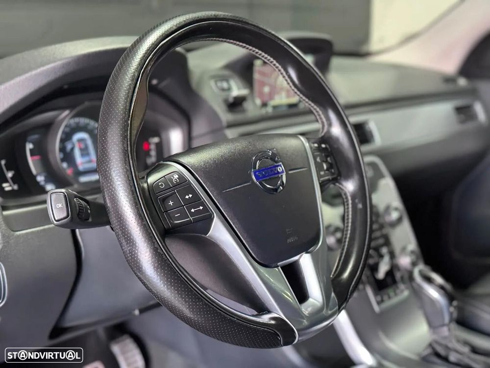 Volvo XC 70 2.0 D4 Momentum Geartronic - 13