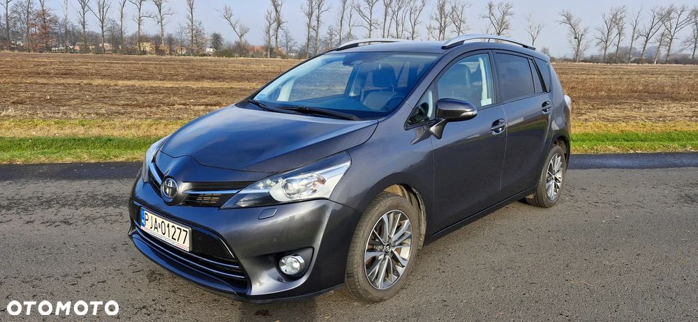 Toyota Verso 1.8 Premium 7os - 9