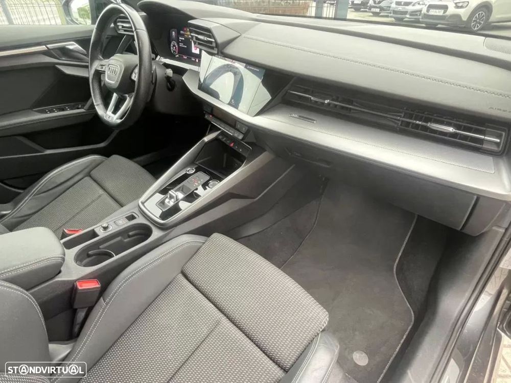 Audi A3 Sportback 45 TFSIe S tronic S line - 11