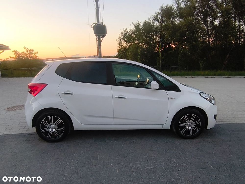 Hyundai ix20 1.4 Premium blue - 16