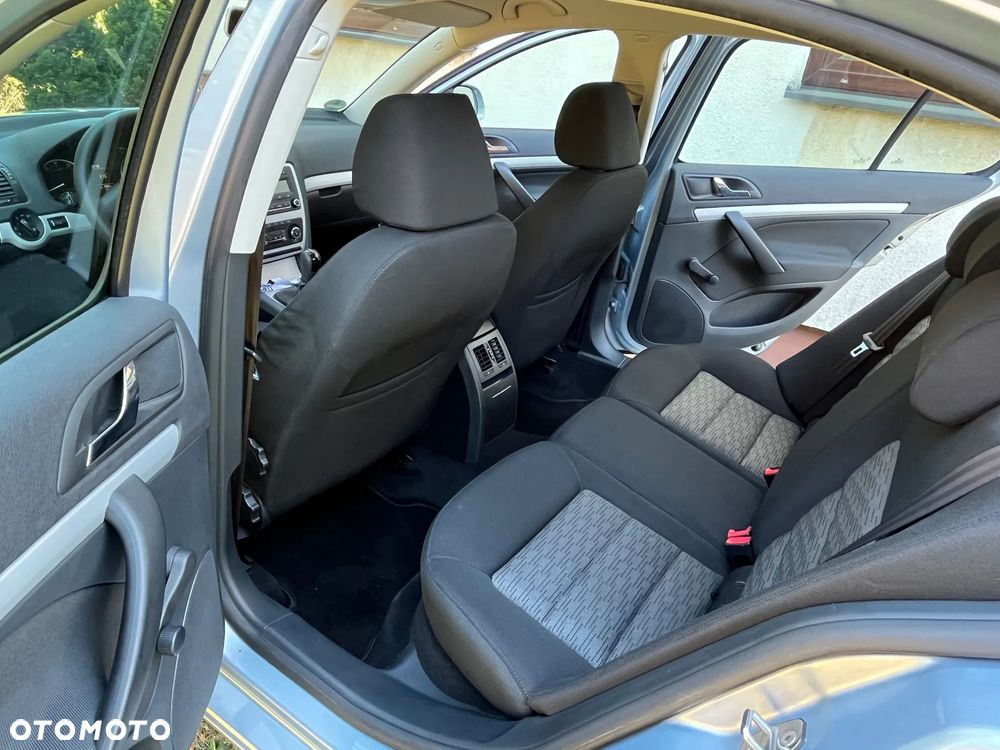 Skoda Octavia 1.6 Ambition - 30