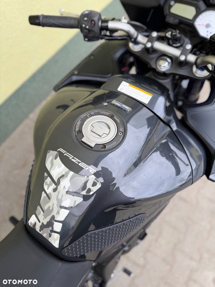 Yamaha FZ8 - 17
