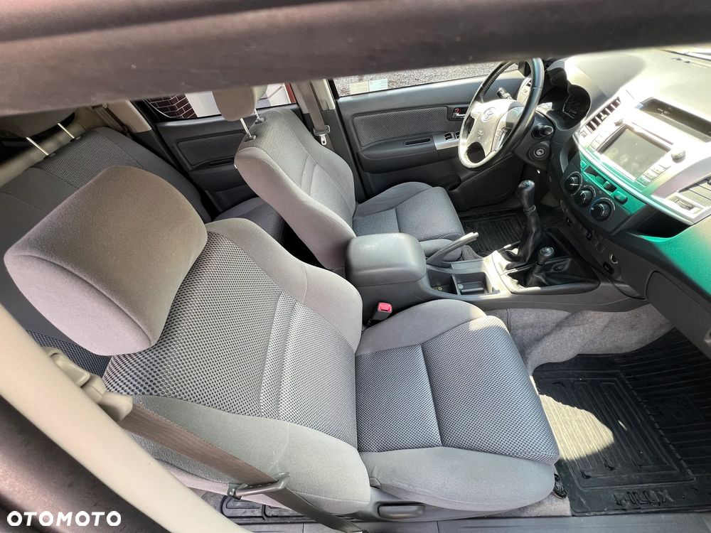 Toyota Hilux 2.5 D-4D SR - 4