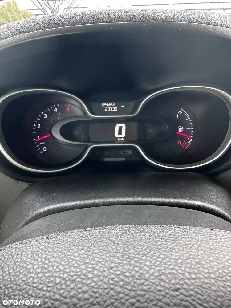 Renault Trafic 1.6 dCi - 11