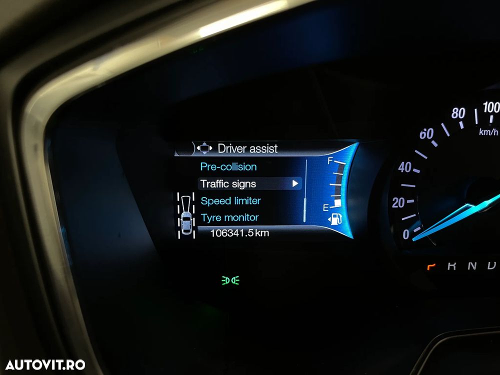 Ford Mondeo 2.0 HEV Titanium - 29
