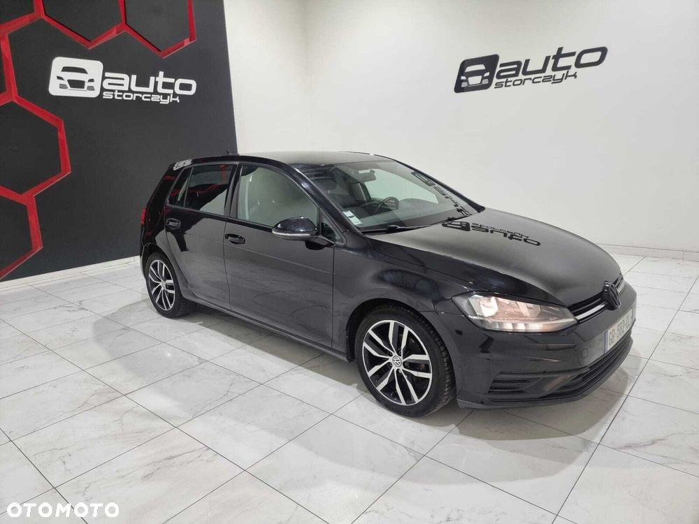 Volkswagen Golf - 6