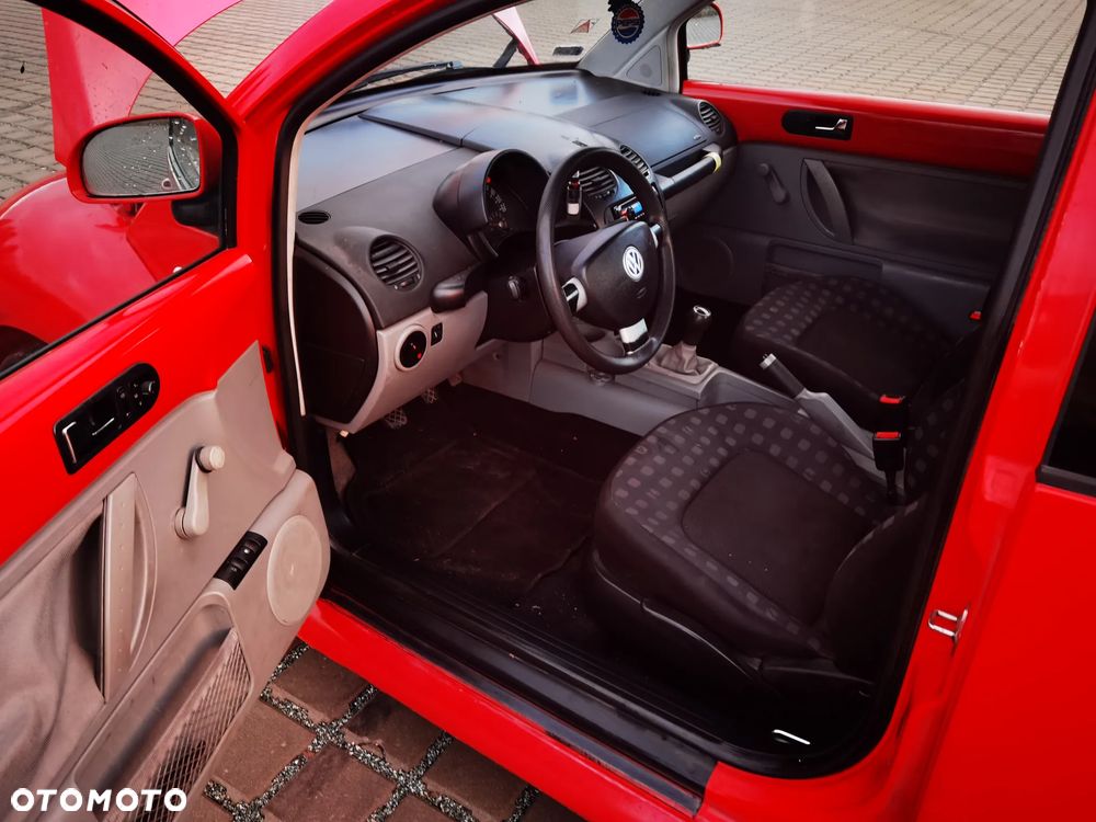 Volkswagen New Beetle - 33