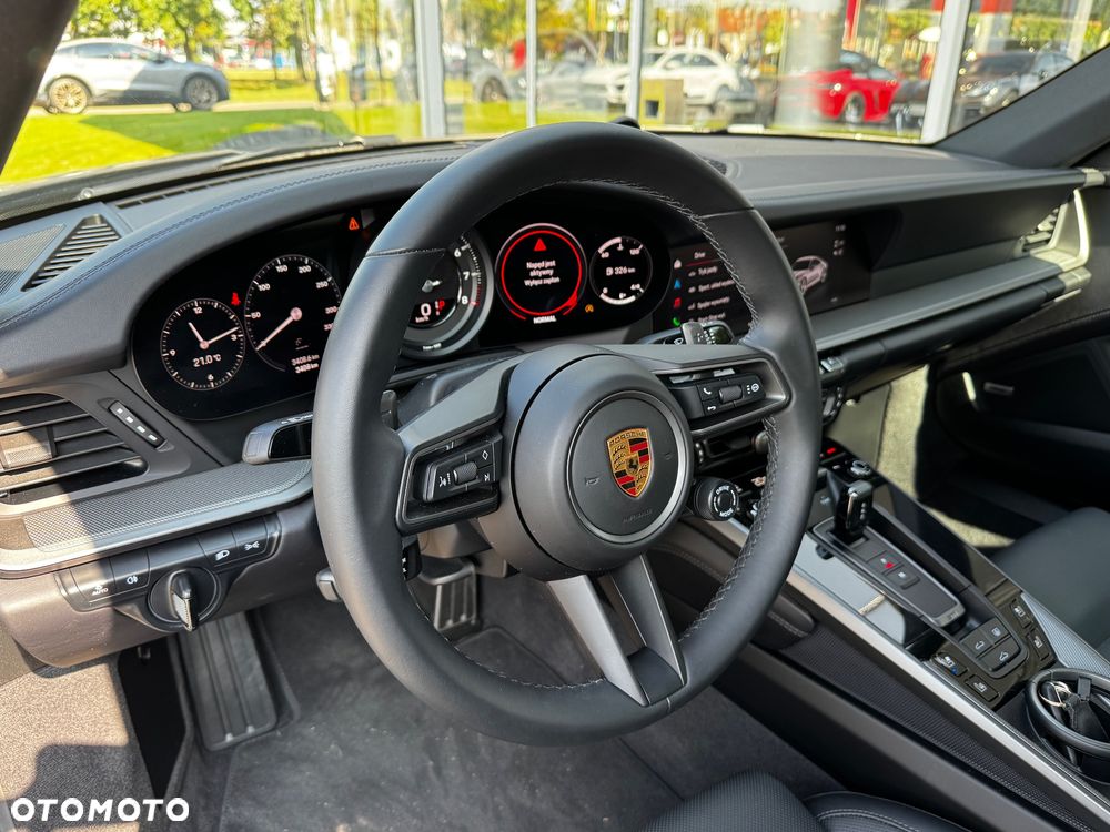 Porsche 911 Carrera 4S - 26