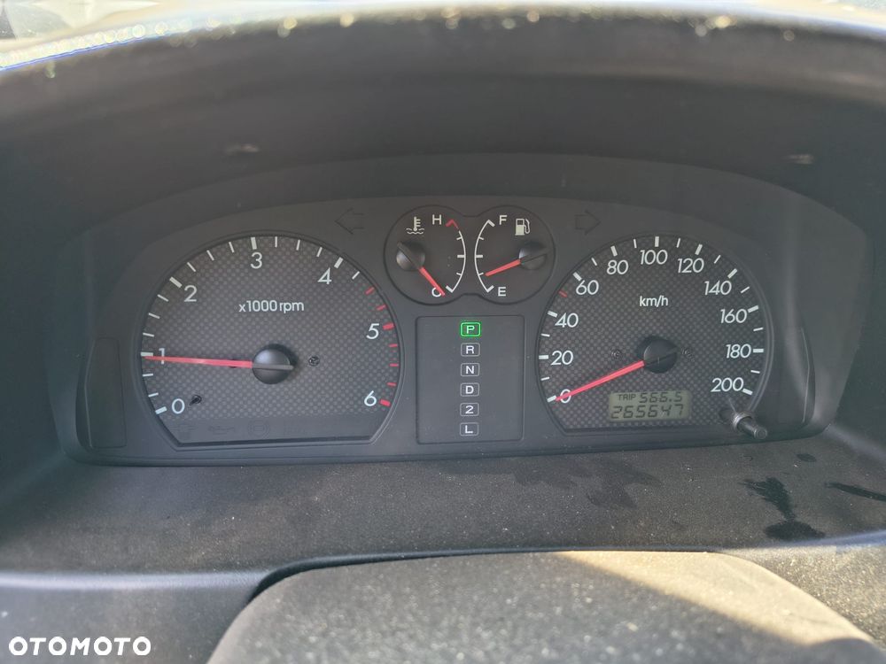 Hyundai Terracan - 12