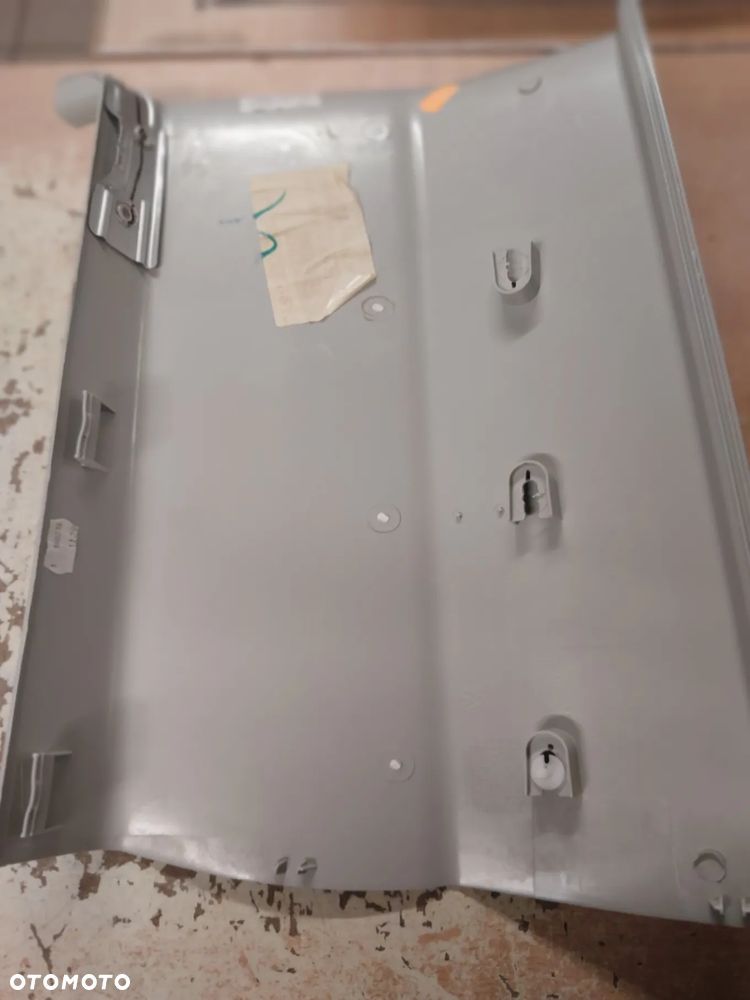 Słupek D vw t5 t6 - 1