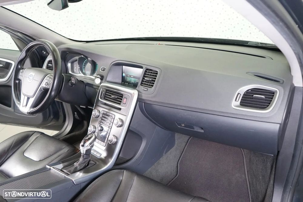 Volvo V60 2.4 D6 Momentum AWD Phev - 18