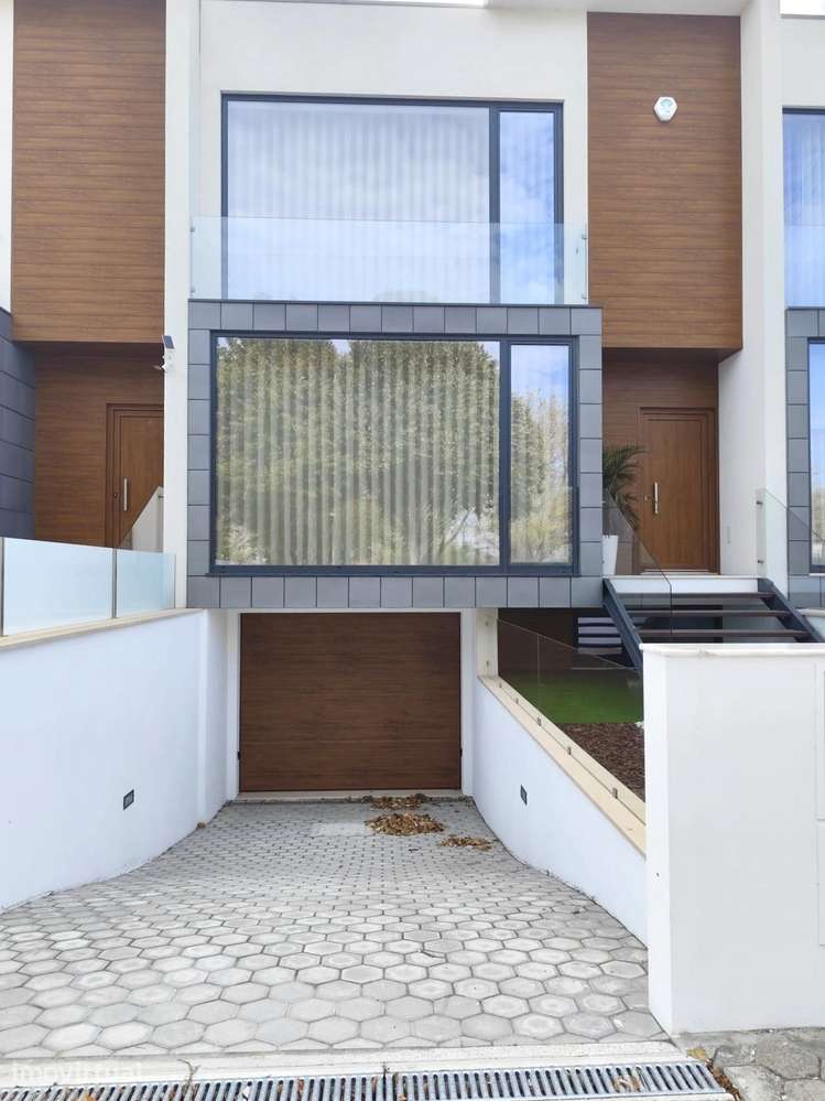Moradia T3+1 nova em Cacia, Aveiro (pronta a habitar) - Grande imagem: 2/45