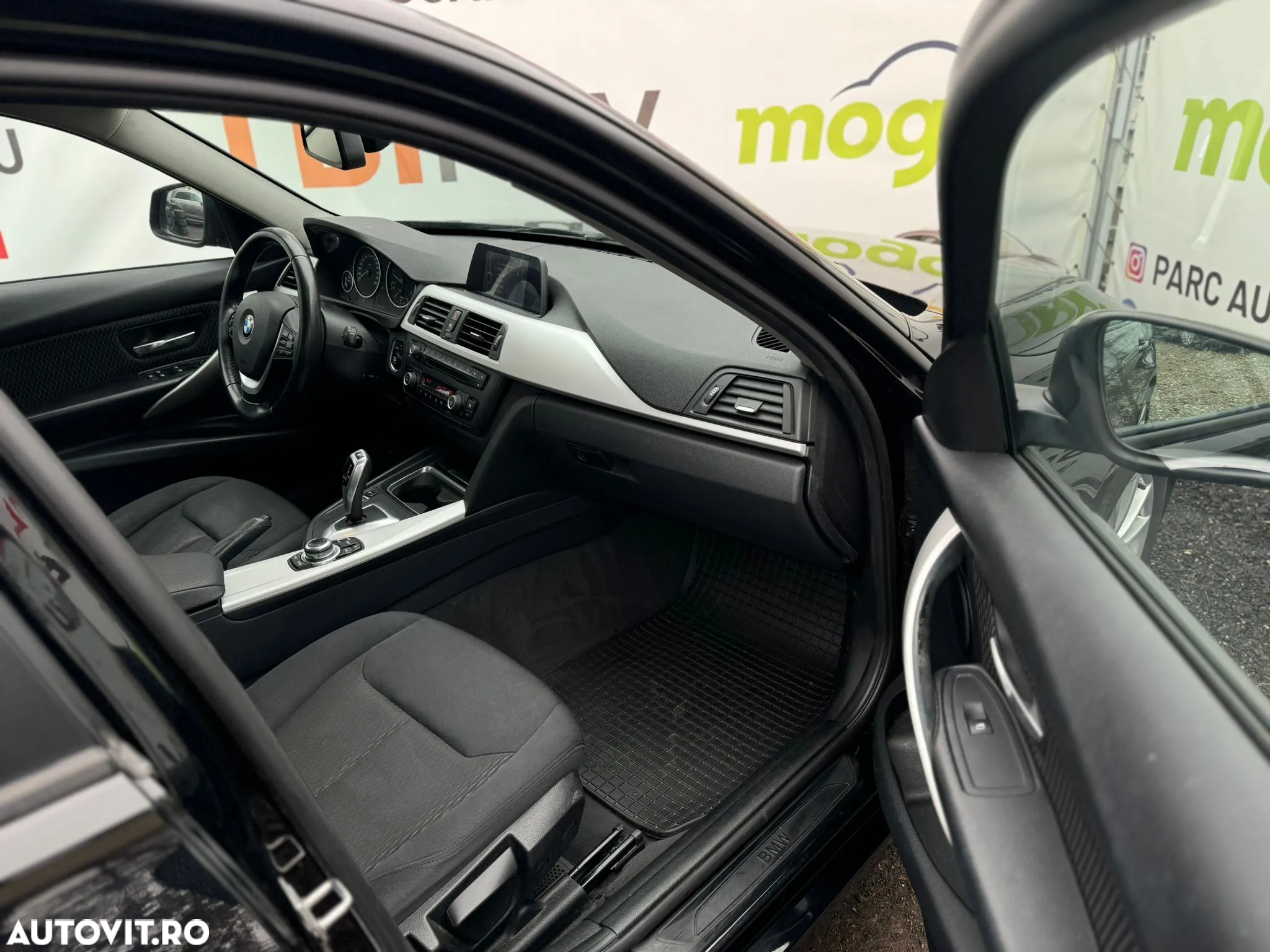 BMW Seria 3 320d DPF Touring Aut. - 25
