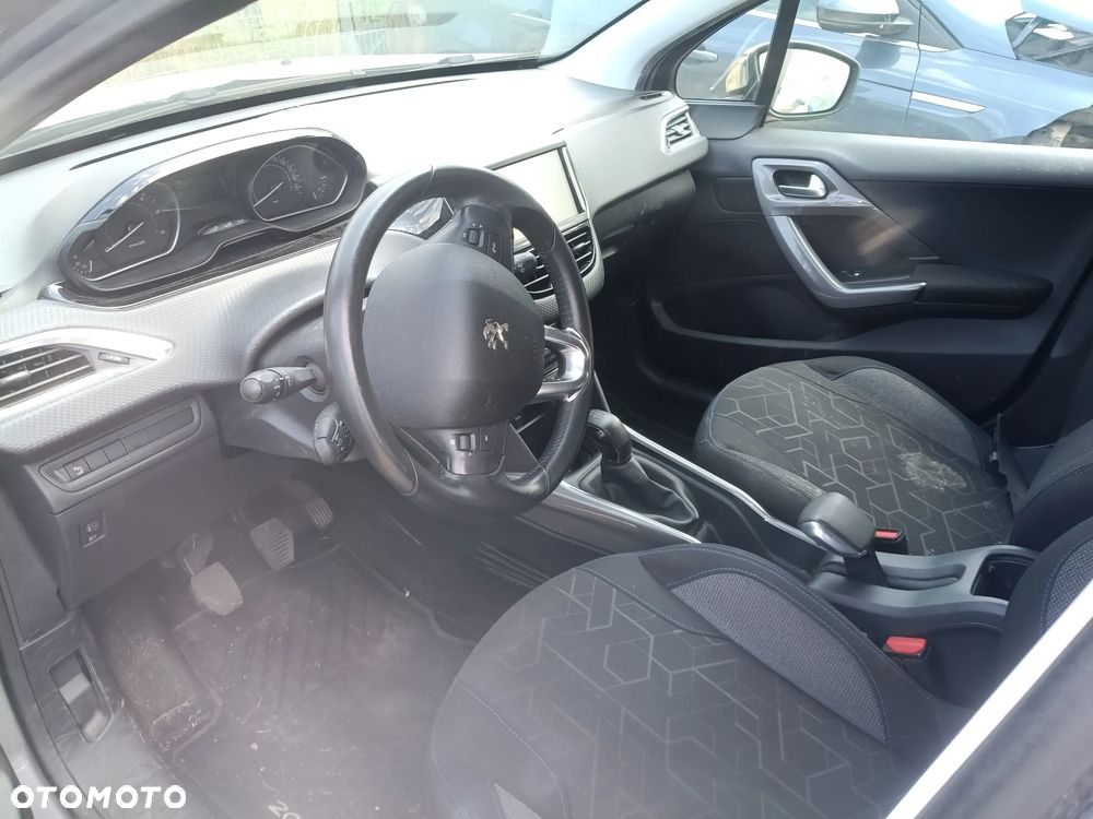 Peugeot 2008 BlueHDi 100 STOP & START Style - 3