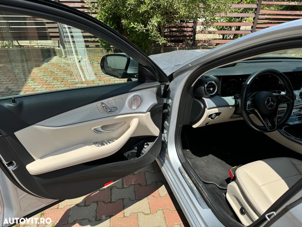 Mercedes-Benz E 220 d 4Matic 9G-TRONIC - 3