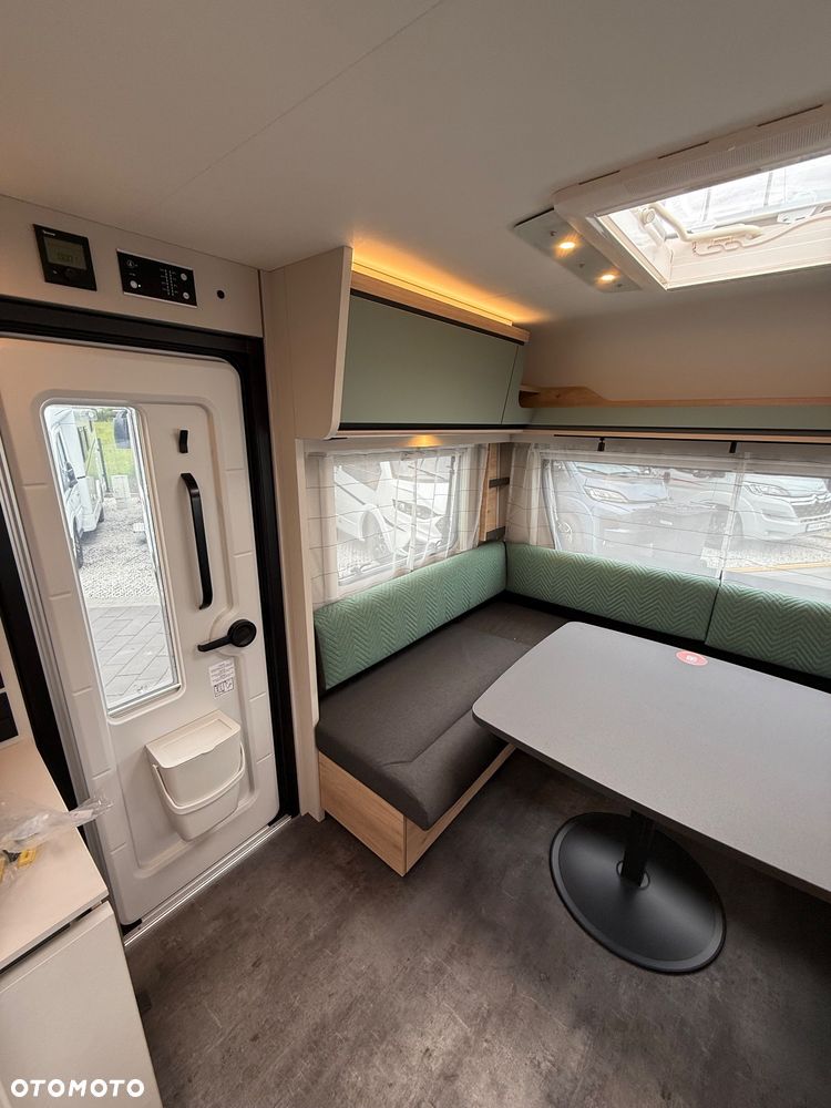 Dethleffs Camper 730 FKR - 8