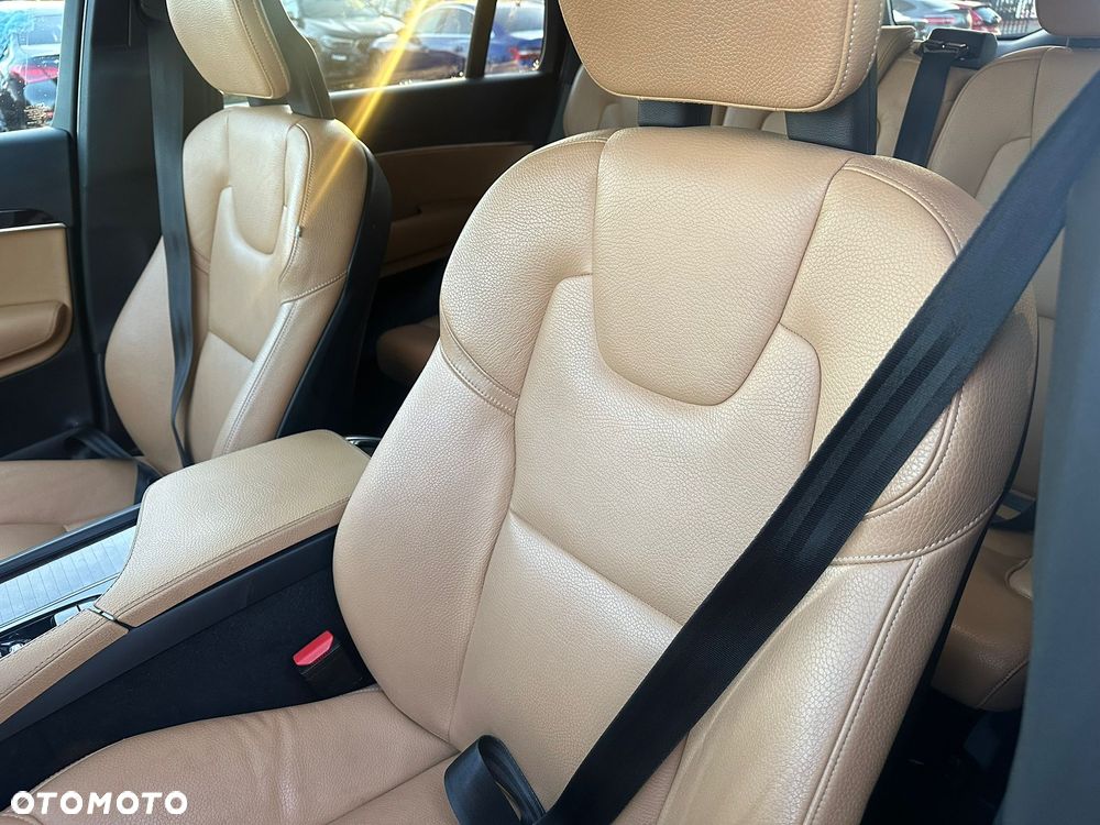 Volvo XC 90 T6 AWD Momentum 7os - 14
