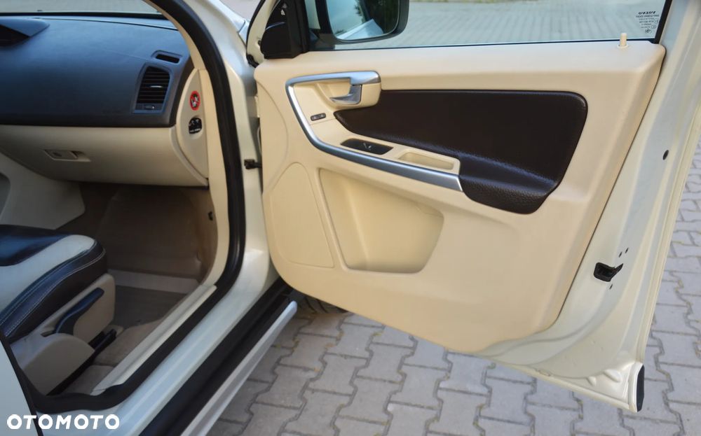 Volvo XC 60 - 32