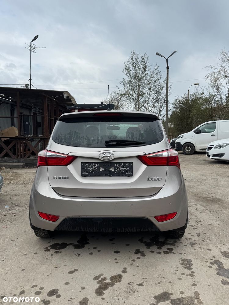 Hyundai ix20 - 16