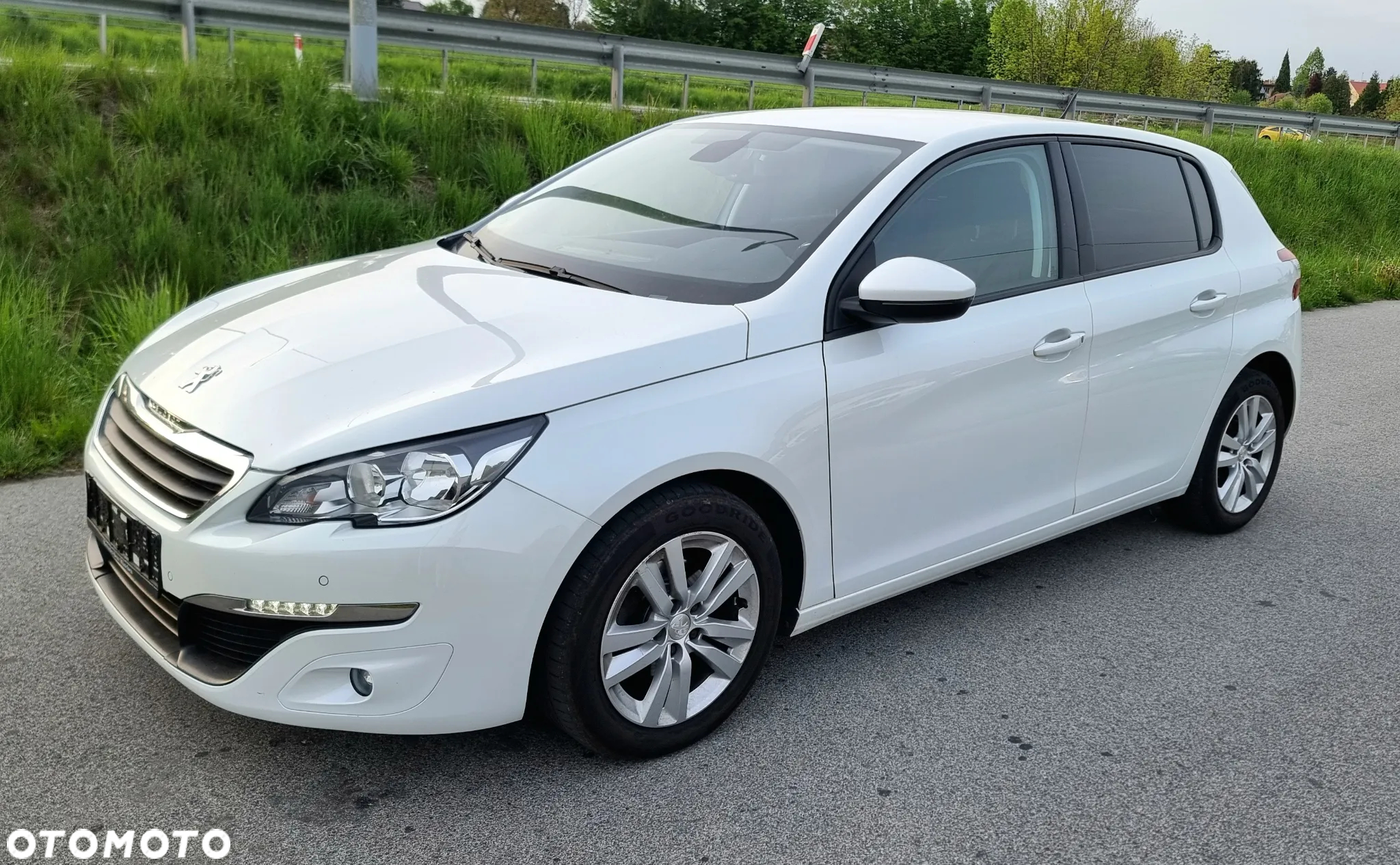 Peugeot 308 1.6 BlueHDi Allure S&S - 5