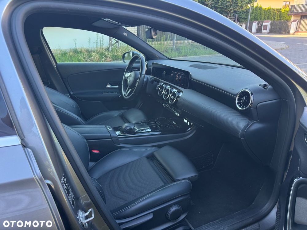 Mercedes-Benz Klasa A 180 d Progressive 7G-DCT - 12
