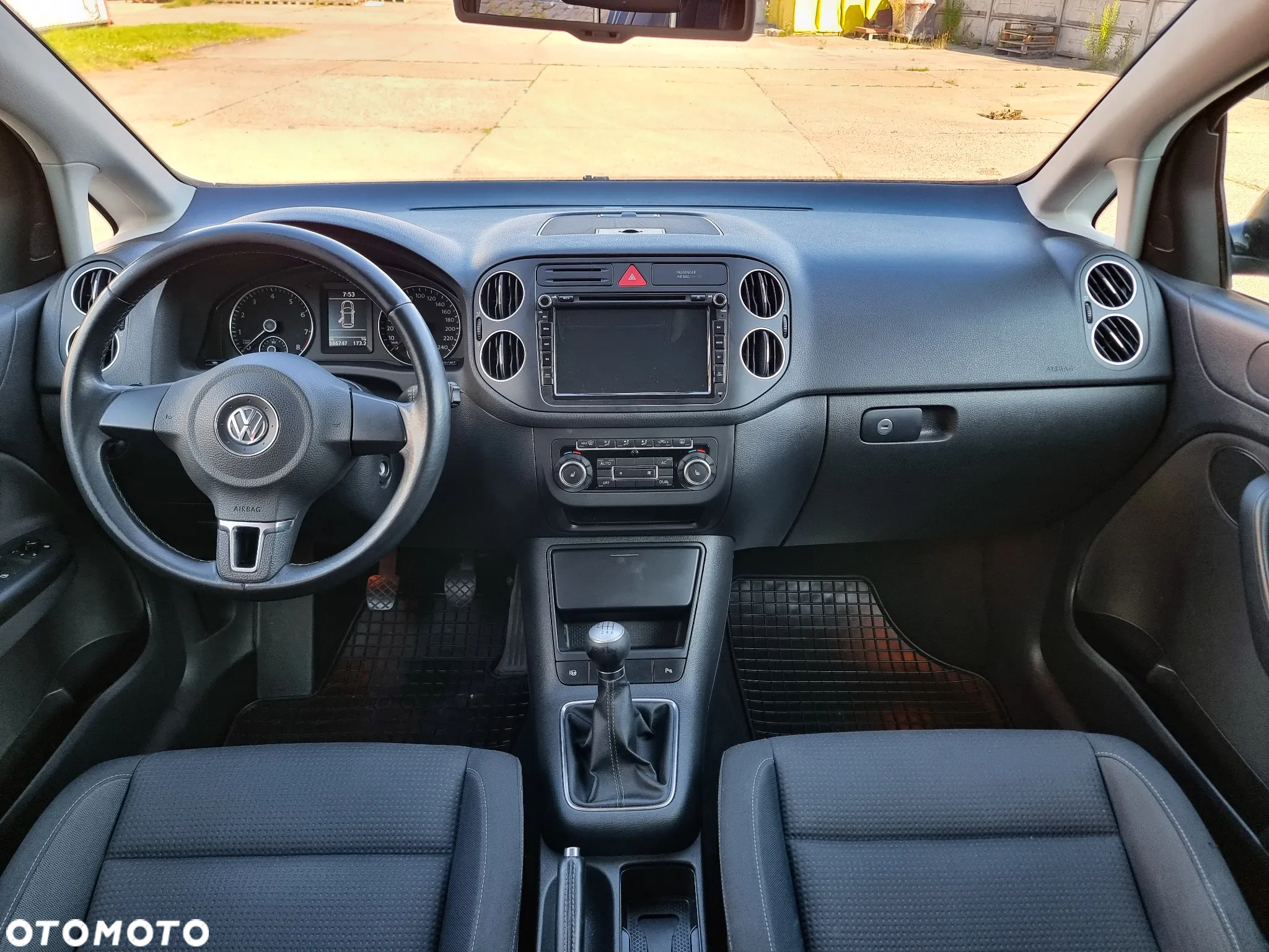 Volkswagen Golf Plus 1.2 TSI BlueMotion Technology Trendline - 8