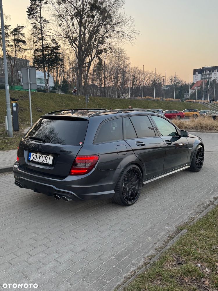 Mercedes-Benz Klasa C 63 AMG - 7