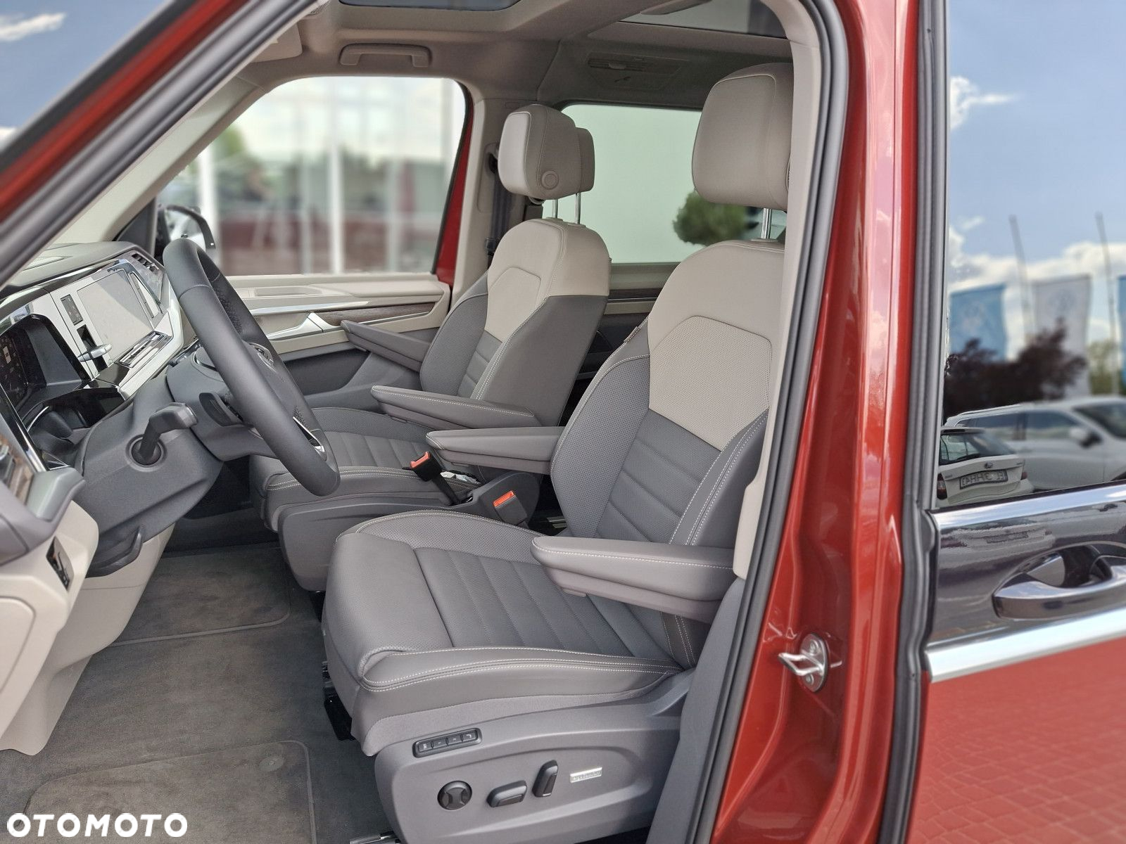 Volkswagen Multivan - 10