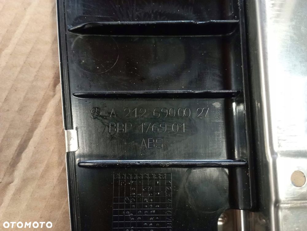 MERCEDES W212 E KLASA KOMBI OSŁONA PROGU BAGAŻNIKA A2126900027 - 5