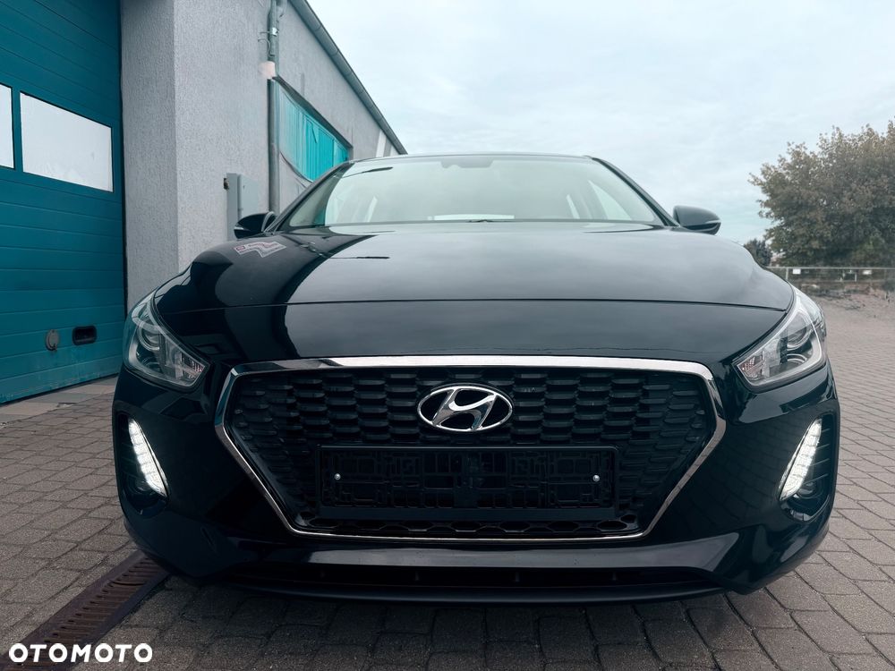 Hyundai i30 blue 1.6 CRDi Style - 1
