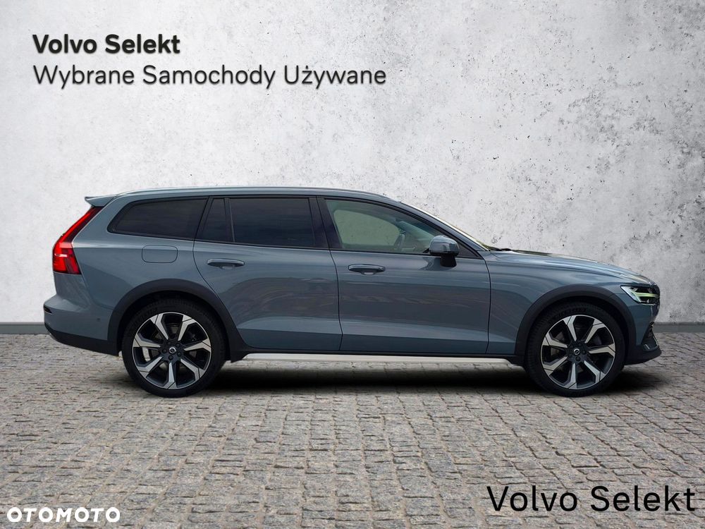 Volvo V60 Cross Country - 6