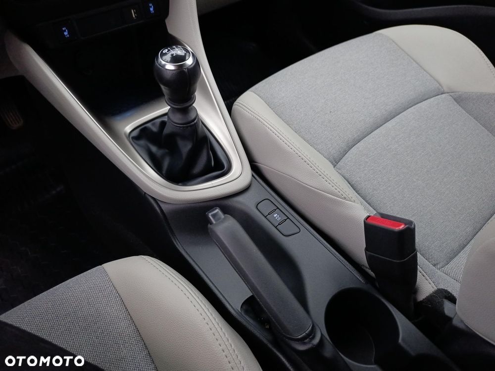 Toyota Yaris 1.5 Executive - 18