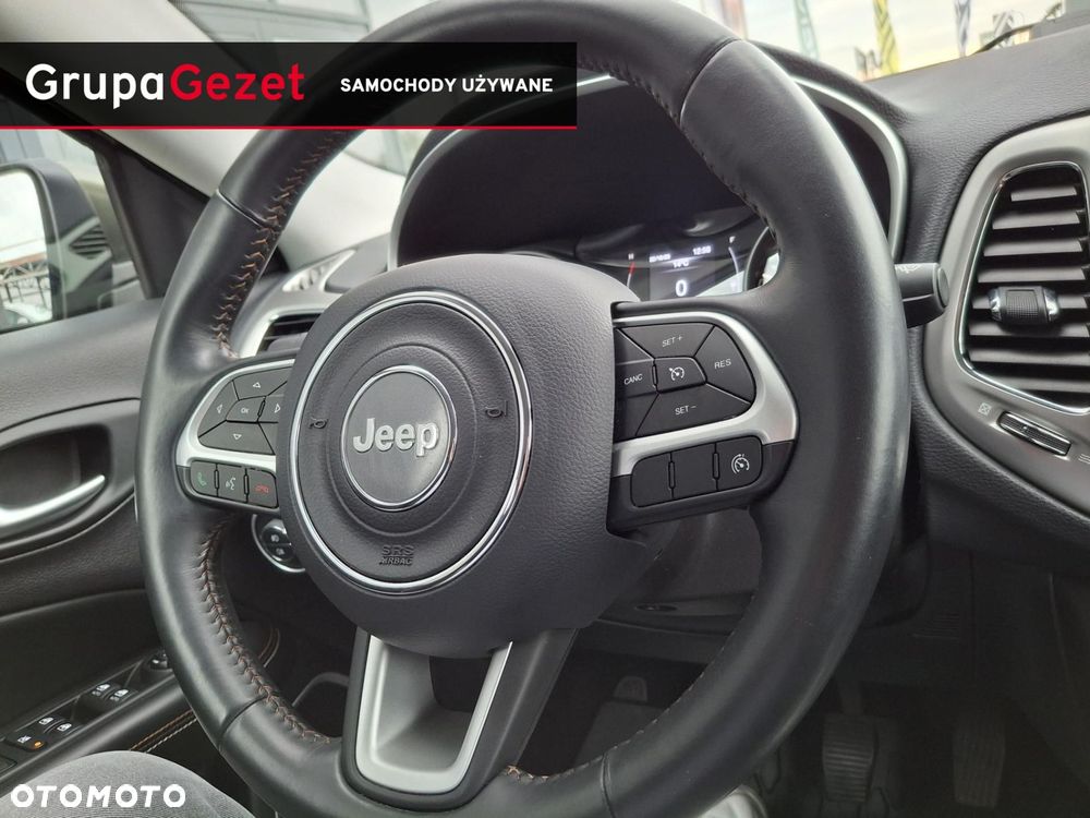 Jeep Compass - 35