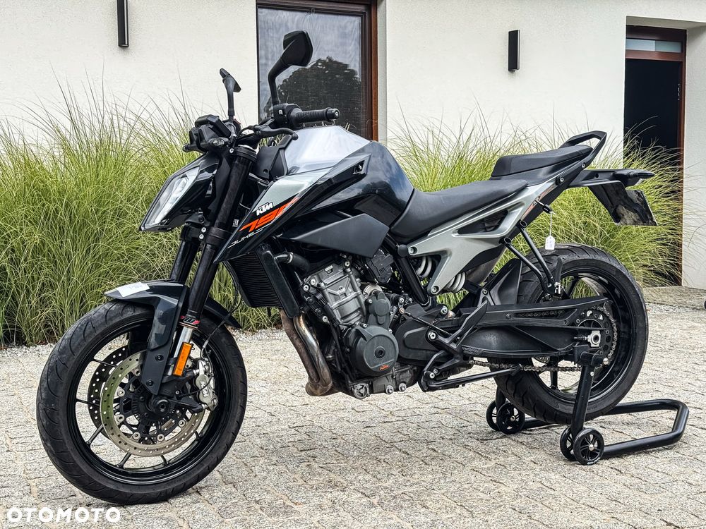 KTM Duke 790 - 2