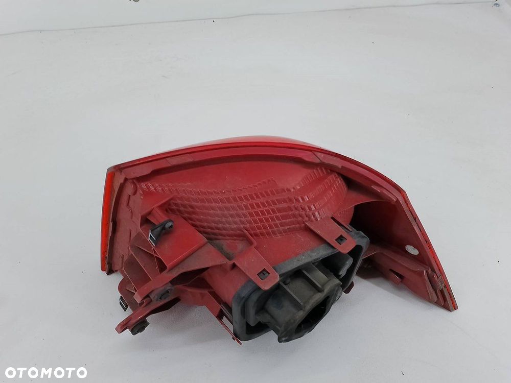 LAMPA TYLNA LEWA VW PASSAT B7 SEDAN - 6